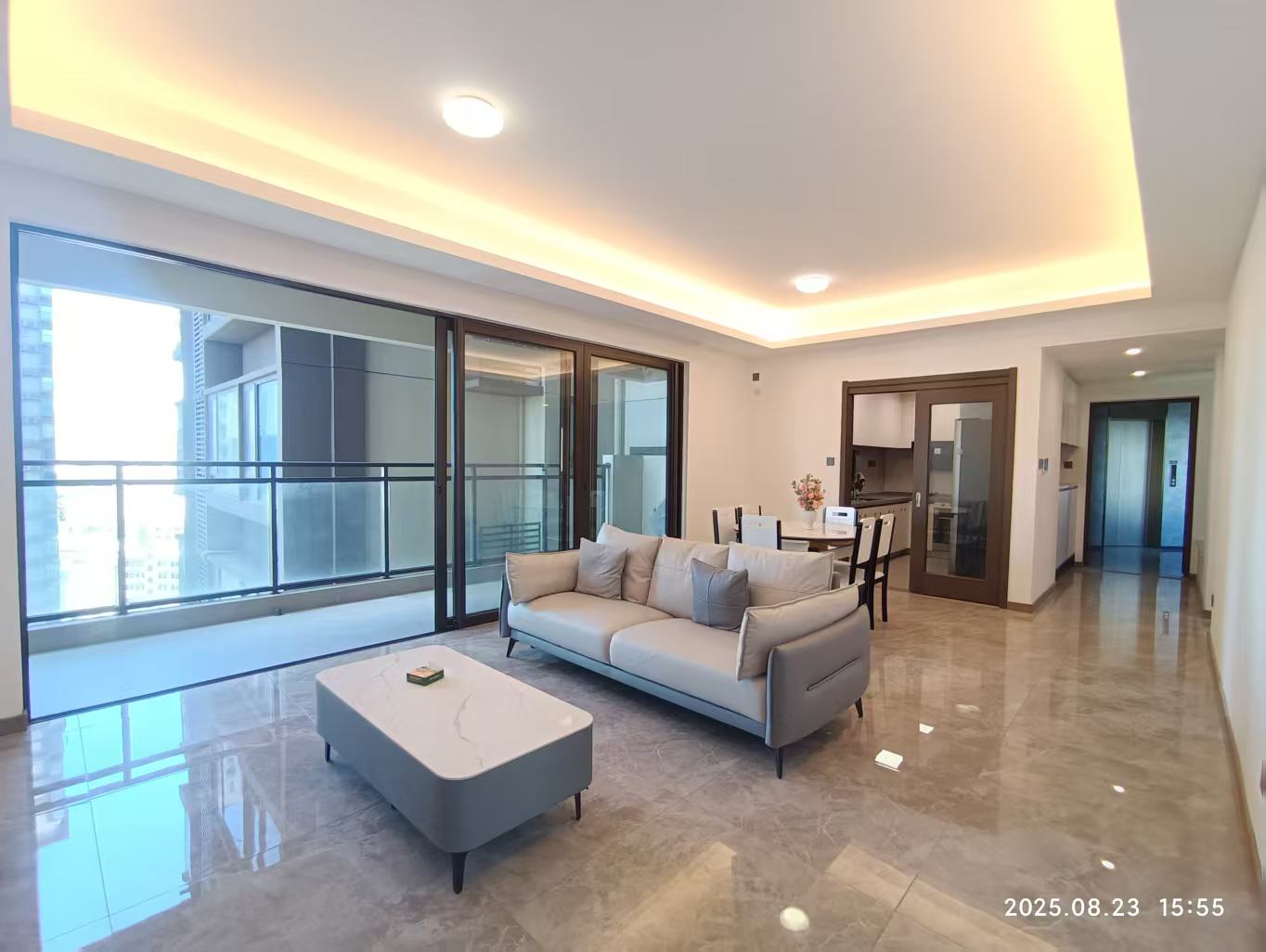 全新大四房出租，适合全家老小居住